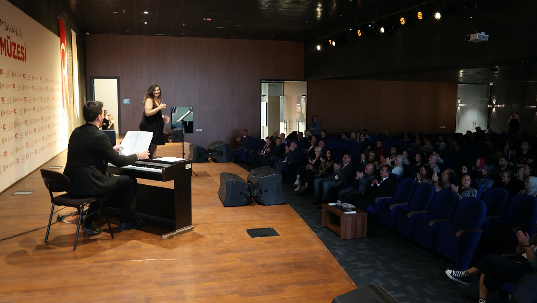 Samsun Devlet Opera ve Balesi, Turizm Haftası'nda Samsun Müzesi'nde müzik dolu bir geceye imza attı