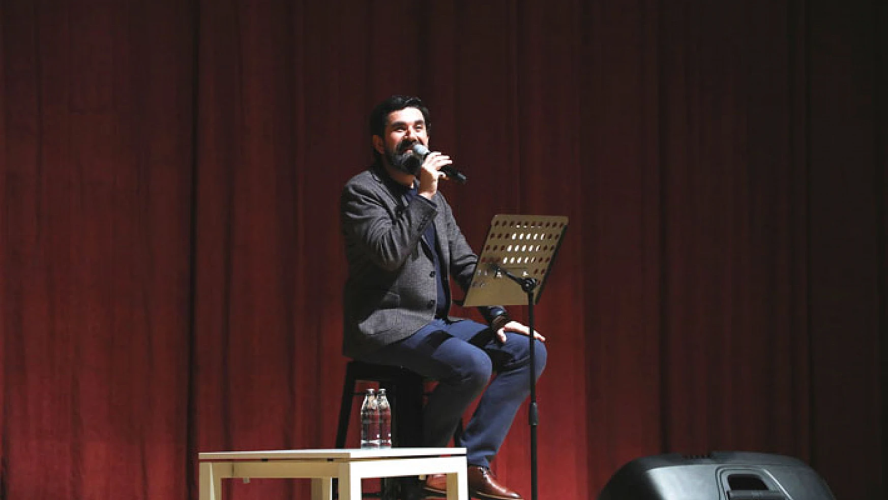 Serdar Tuncer Konya'da Mesnevi'den Şiirler Okudu