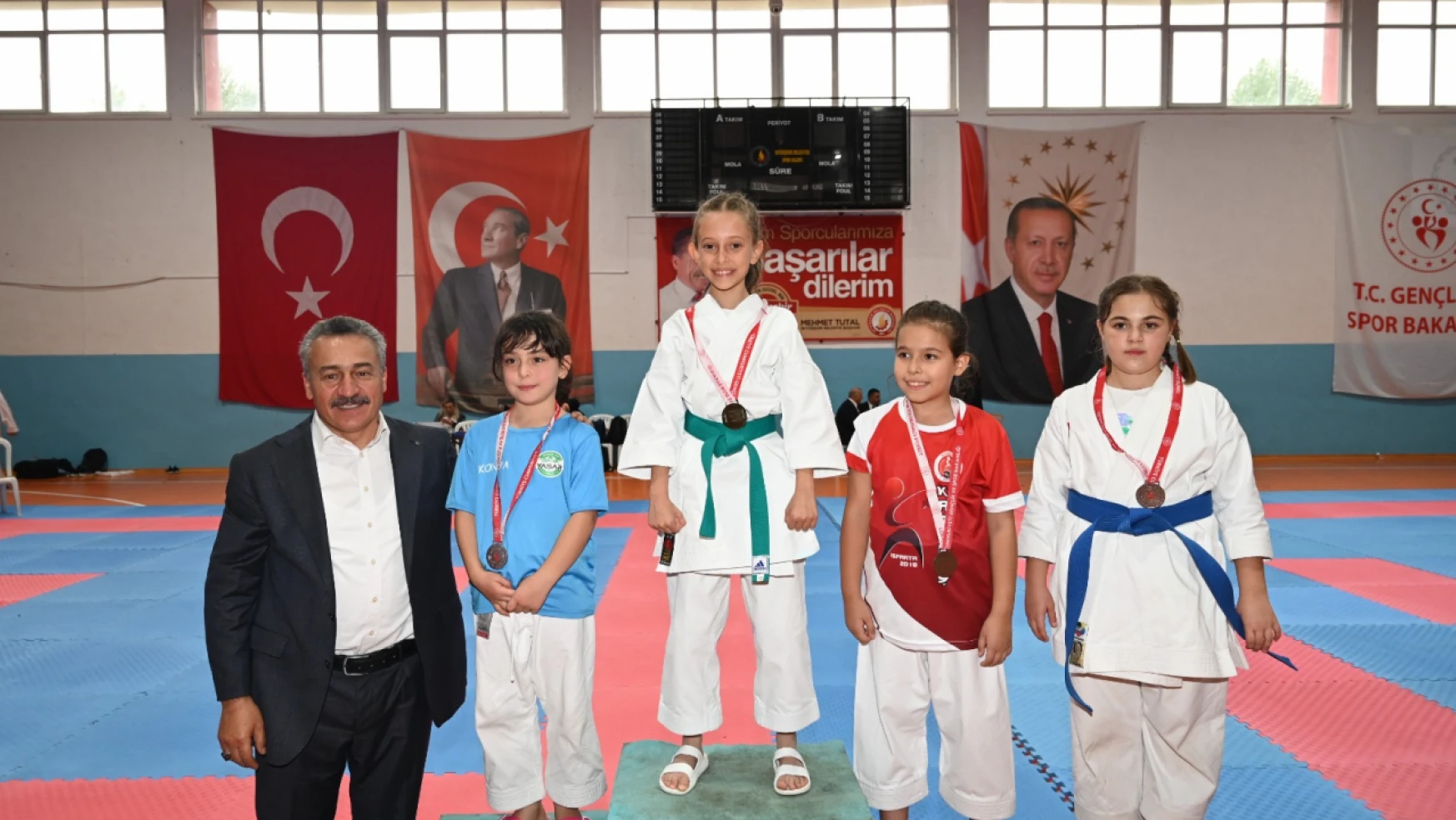 Seydişehir'de Gazileri ve Şehitleri anma karate turnuvası sona erdi