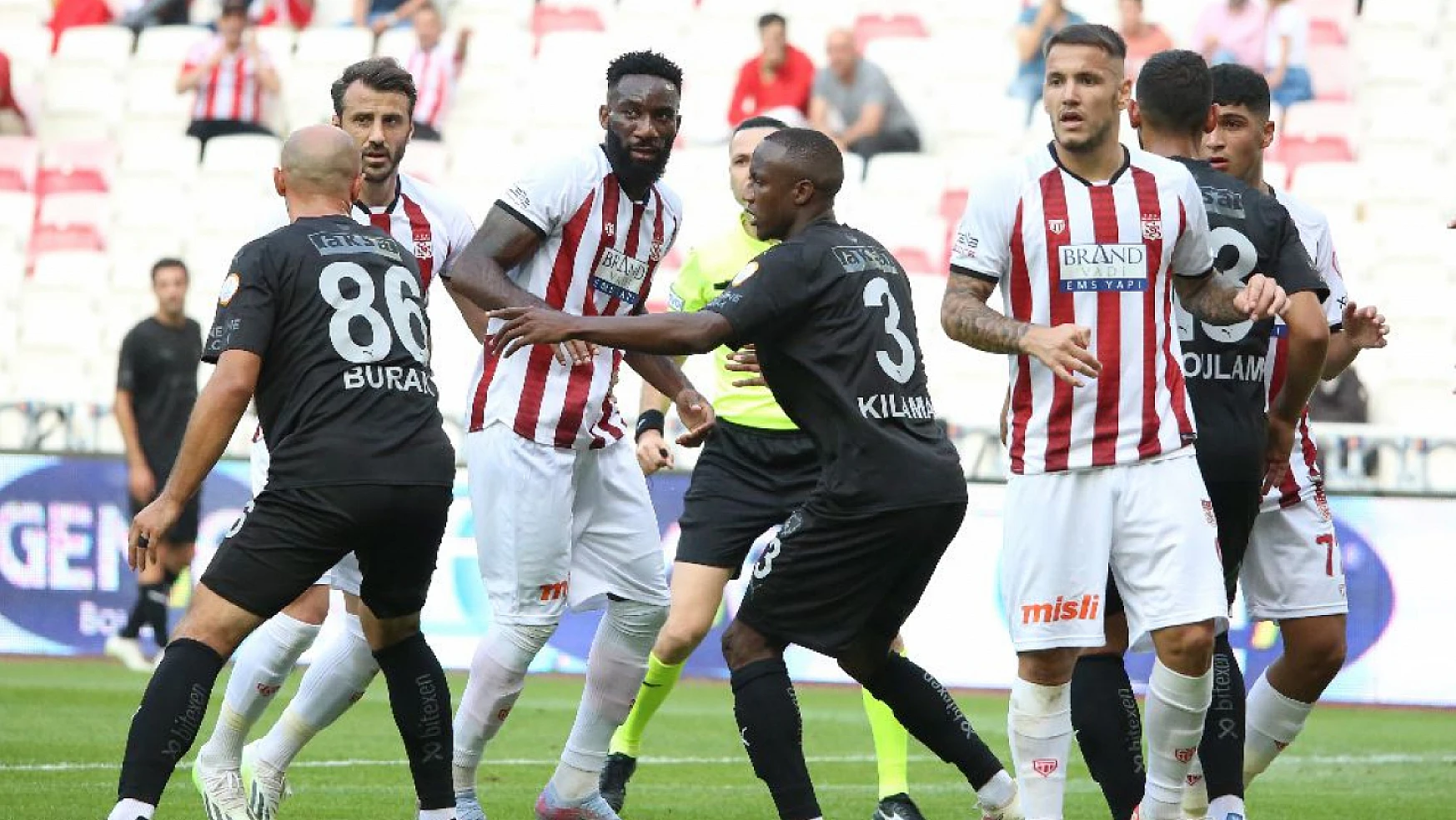 Sivasspor, zorlu deplasmandan bir puanla dönmeyi başardı!