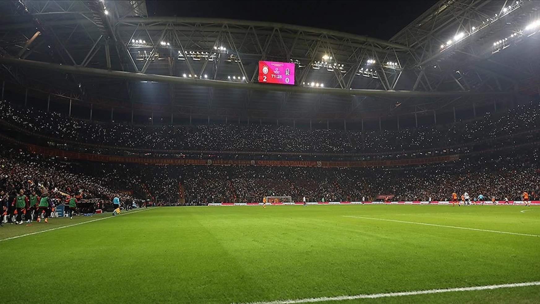 Süper Lig'de tribünden kaç kişi maç izledi?