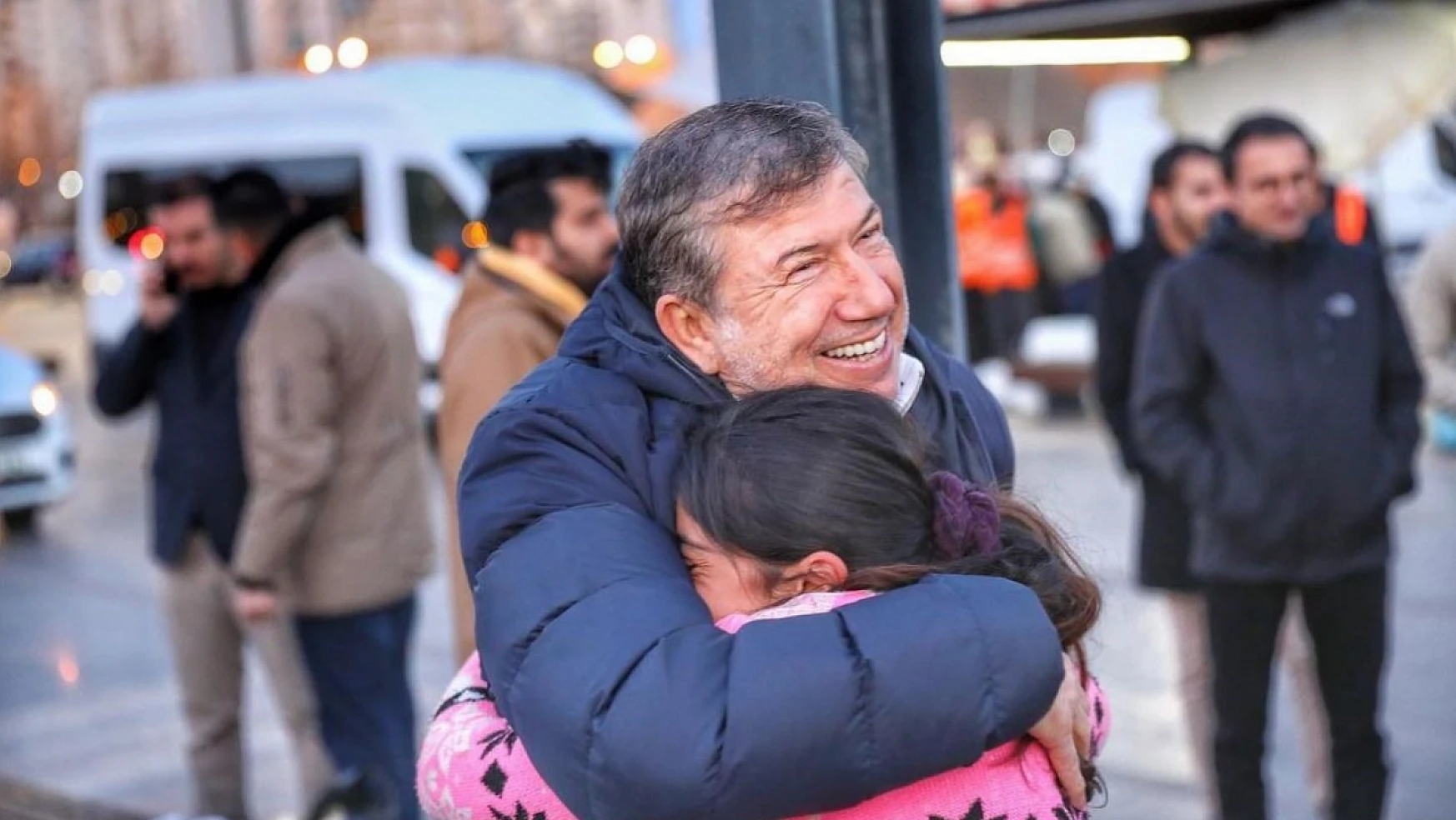 Tanju Çolak'tan Diyarbakırlı depremzedelere yardım