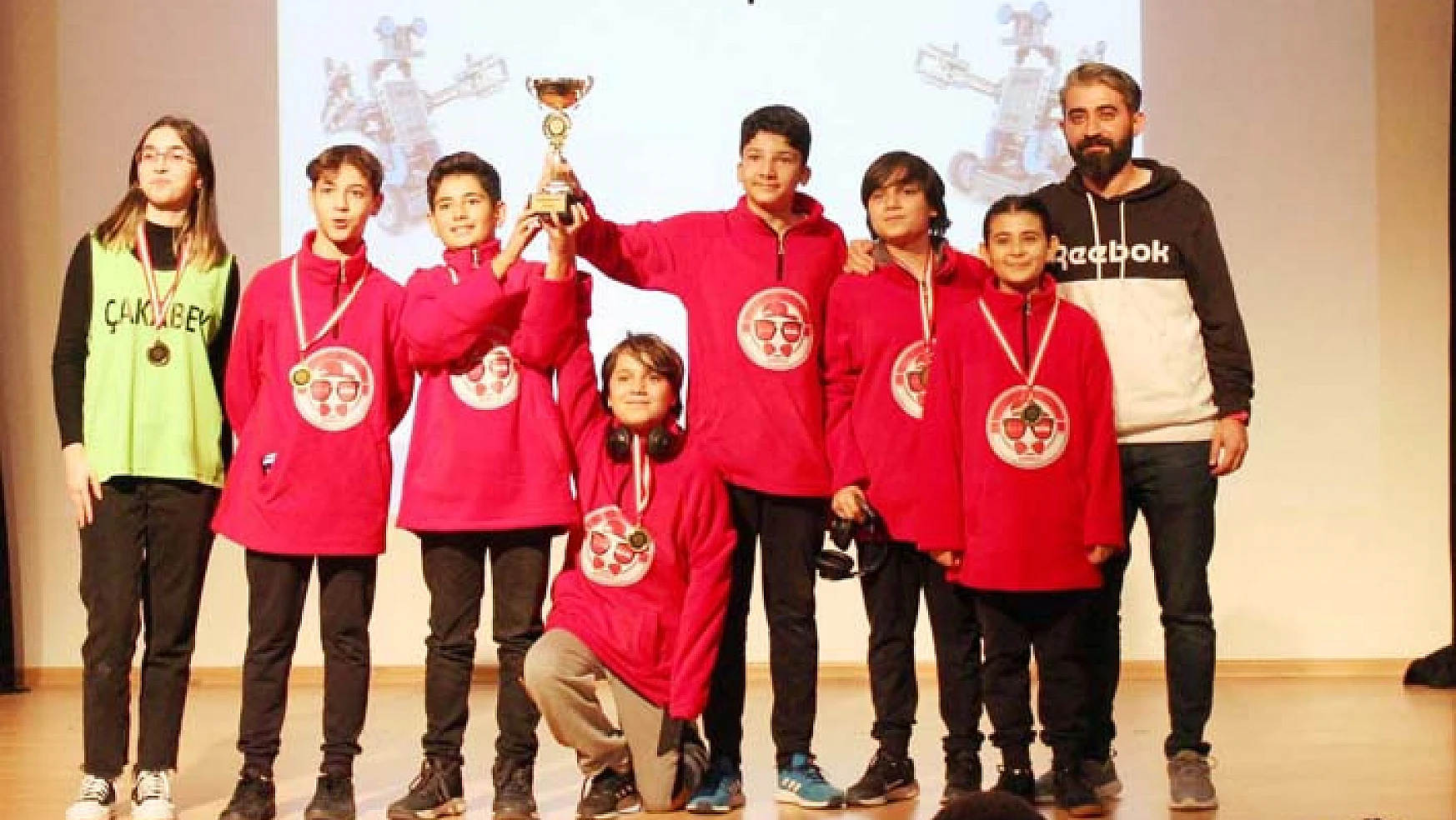 Tedem'li öğrenciler Tasarladıkları robotla Türkiye şampiyonu oldu