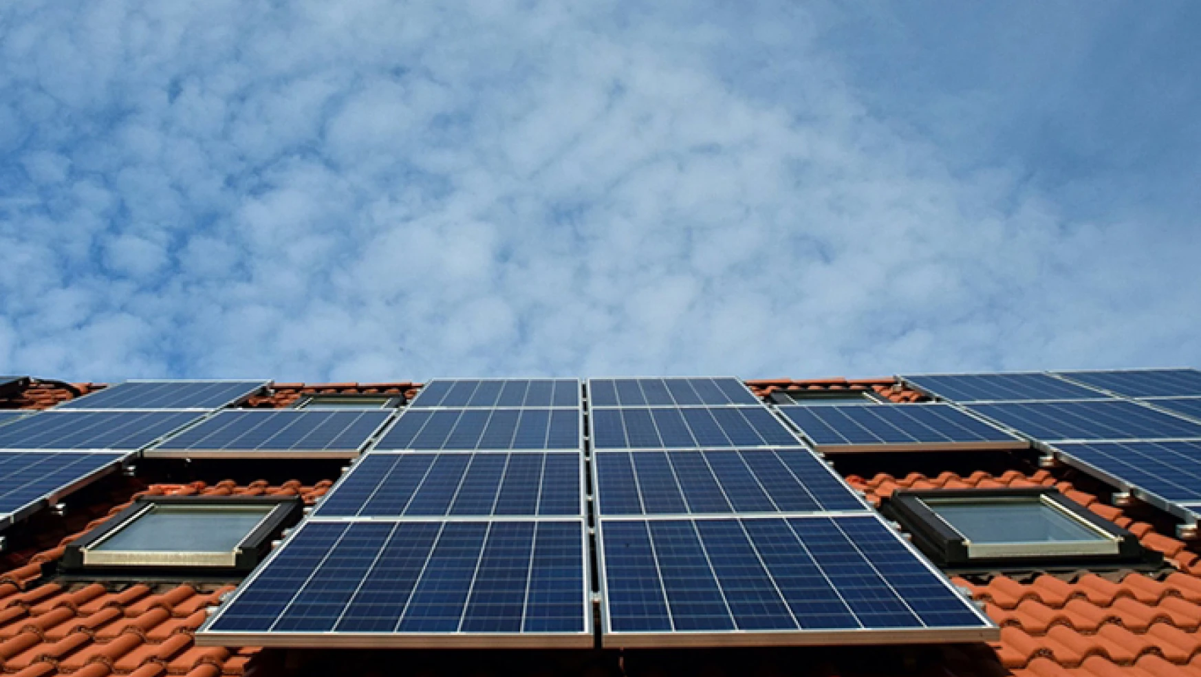 Tokyo'da 2025 sonrası yeni ev inşasında güneş paneli şartı aranacak