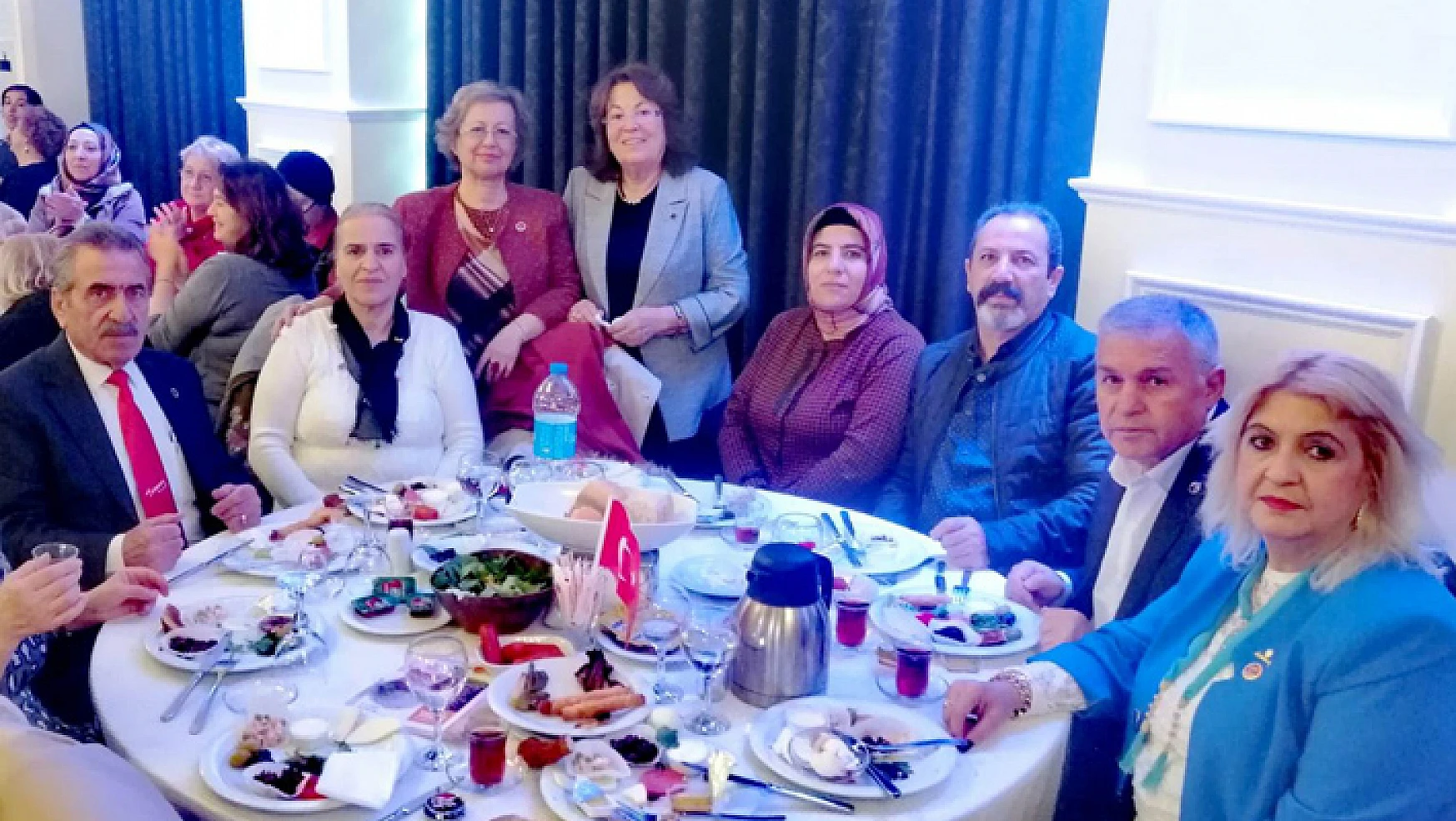 Türkiye Emekliler Derneği öğretmenleri buluşturdu