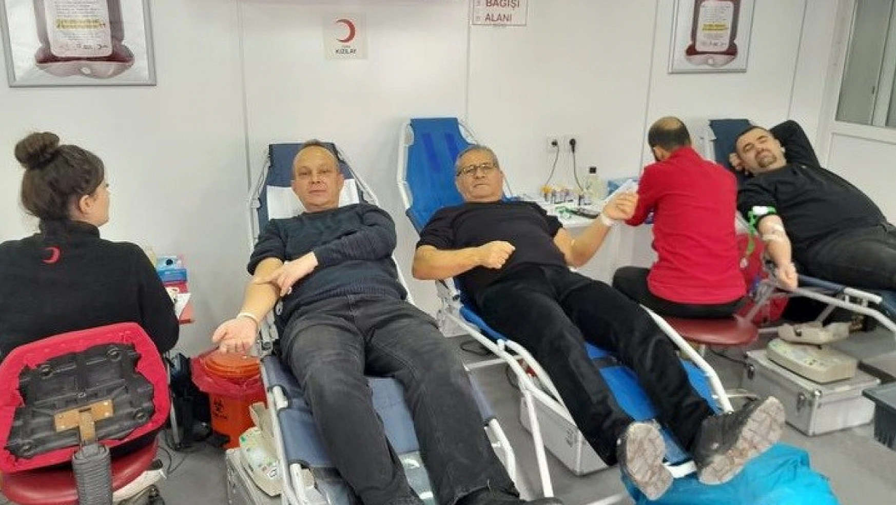 Vatandaşlar Konya'da kan bağışı kampanyasına yoğun ilgi gösterdi!