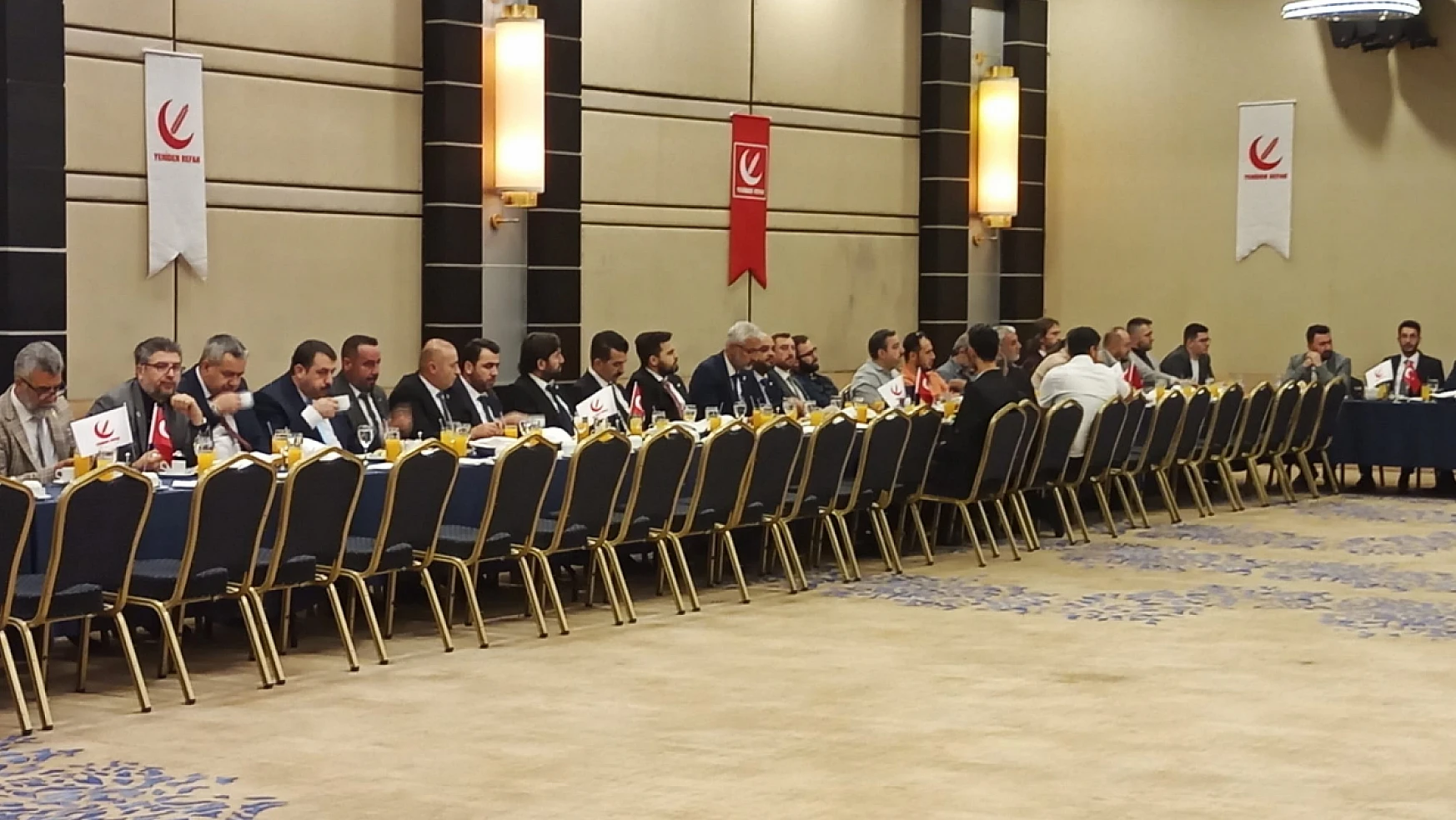 Yeniden Refah Partisi Konya İl Başkanı Temel Peker, basın toplantısı düzenledi