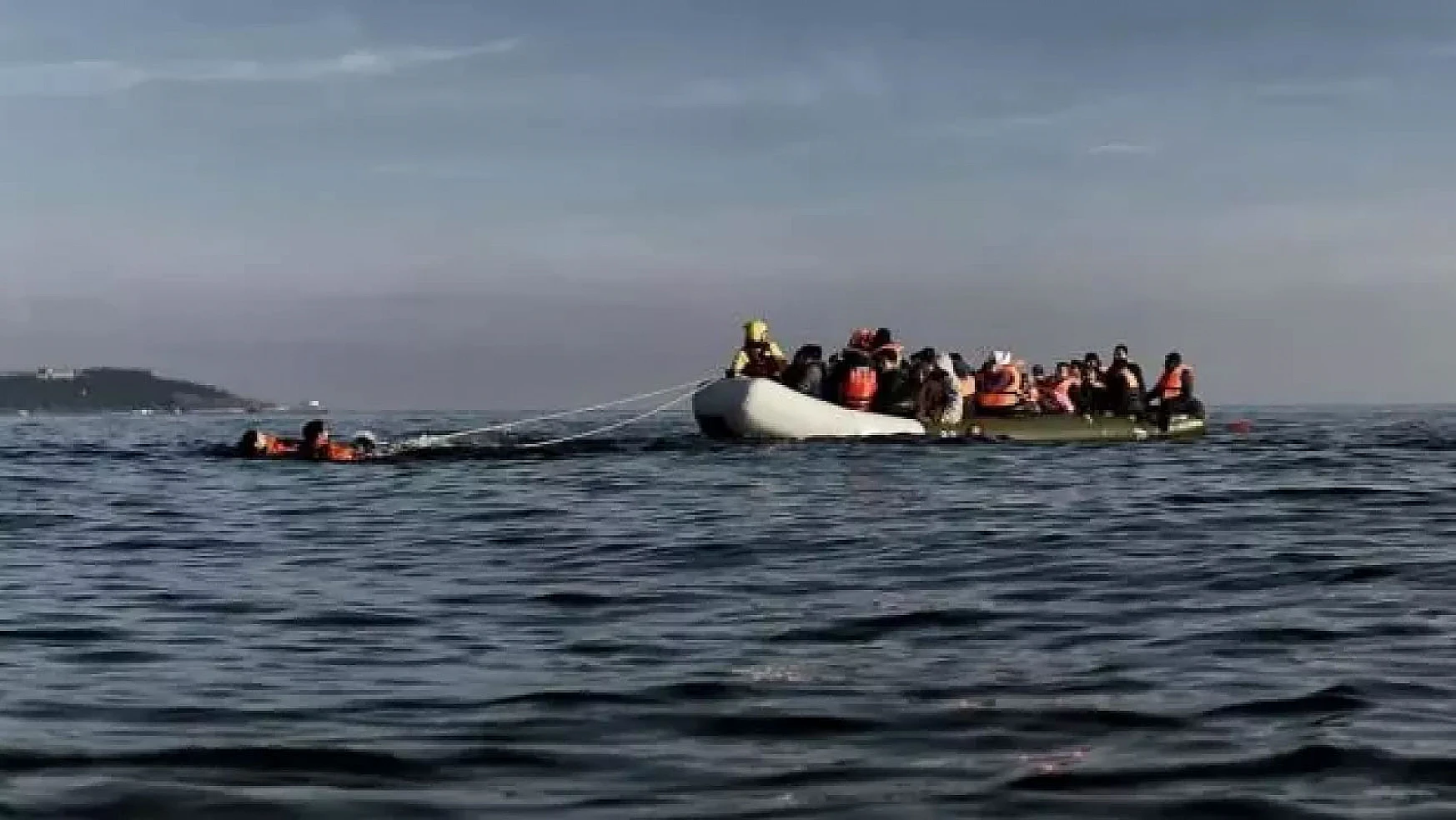 Yunanistan açıklarında tekne battı: 50'ye yakın kişi kayıp