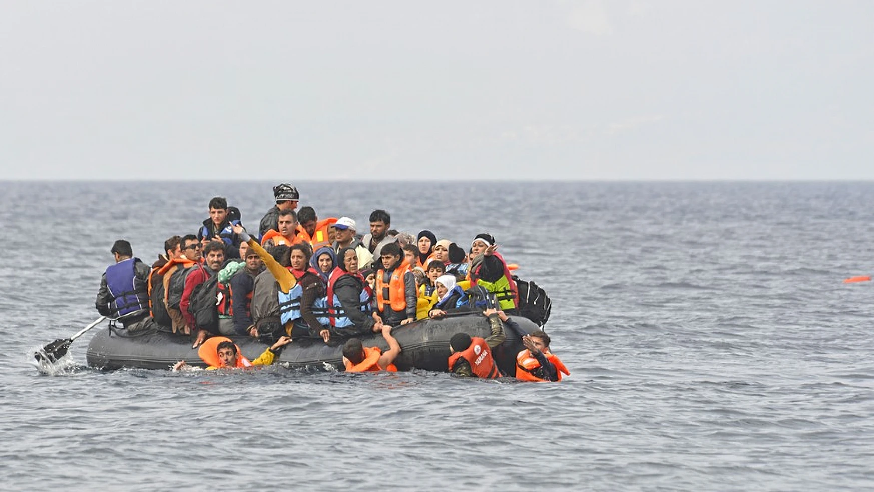 Yunanistan'ın ölüme ittiği 133 göçmen kurtarıldı