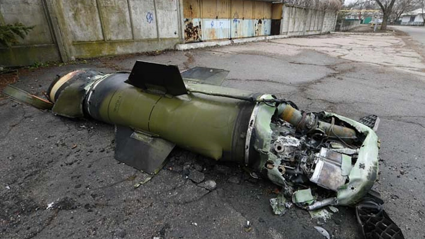 Zelenskiy: 70 Rus füzesi fırlatıldı, çoğu düşürüldü