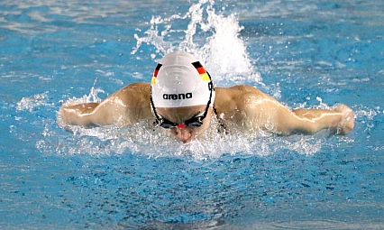 Nisa Gül Serdar, yüzme arenasında milli takım hayali için suya daldı