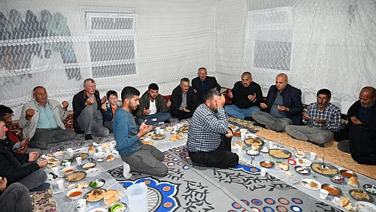 Başkan Tutal, mevsimlik tarım işçilerini ziyaret etti