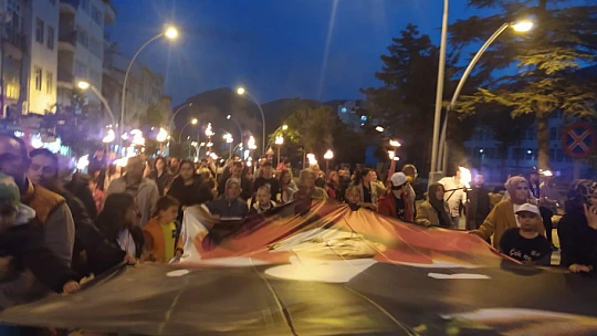 Konya'da Engelliler Haftasına farkındalık yaratmak için fener alayı düzenlendi.