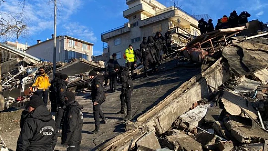 Konya polisi deprem bölgesinde