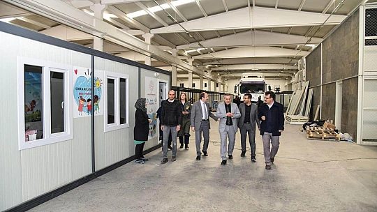 Konya MEM deprem bölgesine 11 konteyner gönderdi