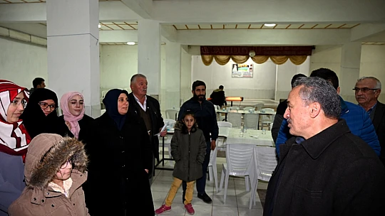 Başkan Tutal ve Atalay depremzede aileler ile iftar açtı