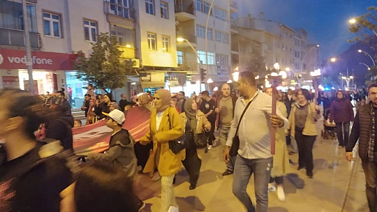 Konya'da Engelliler Haftasına farkındalık yaratmak için fener alayı düzenlendi.