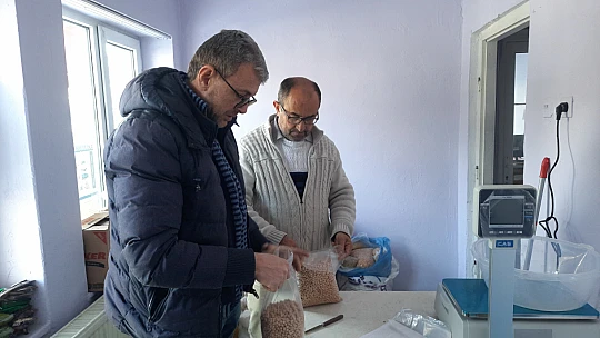 Bozkır halkından depremzedelere gıda desteği