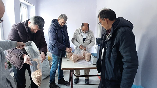 Bozkır halkından depremzedelere gıda desteği