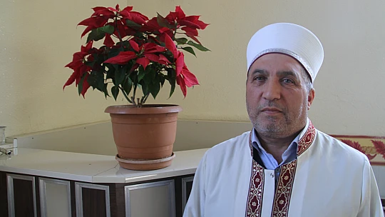 Konyalı imam açık artırmayla sattığı çiçeğin parasını depremzedelere gönderdi