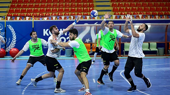 A Milli Hentbol Takımı Konya'da çalışmaları sürüyor