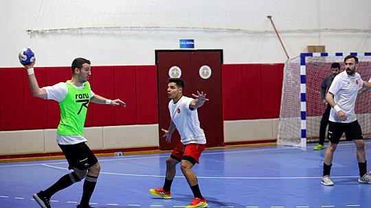 A Milli Hentbol Takımı Konya'da çalışmaları sürüyor