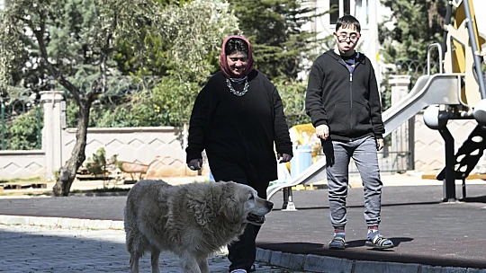 Özel Çocuklar max ile deprem travmasını atlatıyor