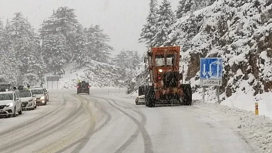 Antalya-Konya Karayolu tırların geçişine açıldı