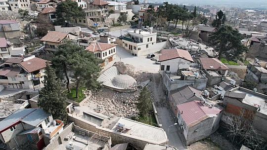 Fransızların bile yıkamadığı camiyi deprem yıktı