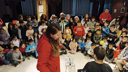 Konya Bilim Merkezi depremzede çocuklara moral veriyor