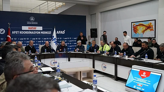 Başkan Pekyatırmacı Hatay'da konteyner kentte incelemelerde bulundu