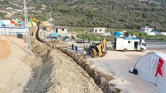 Konya Büyükşehir Hatay'da Su ve Kanalizasyon Şebekesini Ayağa Kaldırmak İçin Çalışıyor