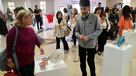 Konya'da Çini ve seramik sergisi gerçekleşti