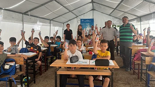 Torku'dan Hatay'daki okullara süt desteği