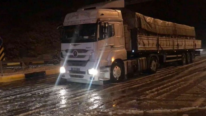 Antalya-Konya karayolu araç trafiğine kapatıldı