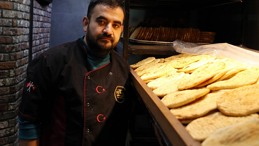 Baba mesleği olan Maraş çöreğinin üretimini sürdürüyor