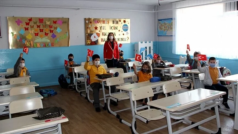 Bakan Özer okulların kapanma tarihini açıkladı