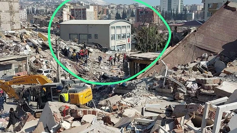 Depremin merkez üssünde ayakta kalan tek bina