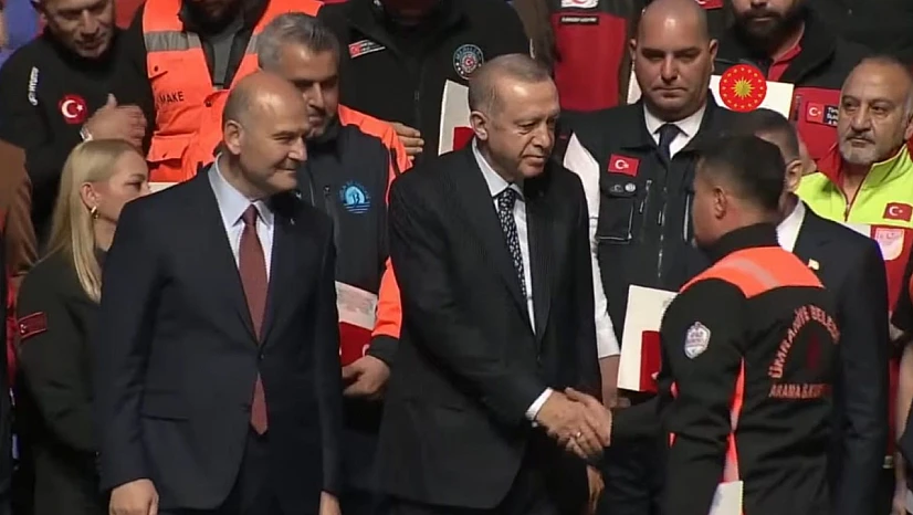 Erdoğan'dan o ekibe devlet üstün fedakarlık madalyası