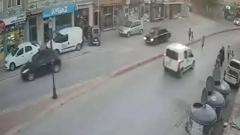 Konya'da bir çocuğa hafif ticari araç çarptı