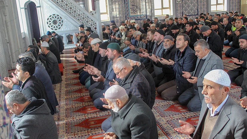 Konya'da eller semaya yağmur için açıldı
