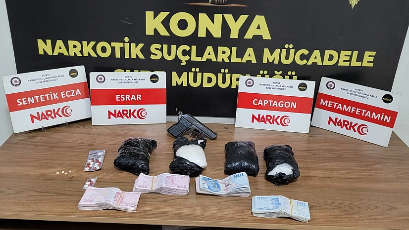 Konya'da lüks araçtaki uyuşturucu zulası polisin gözünden kaçmadı