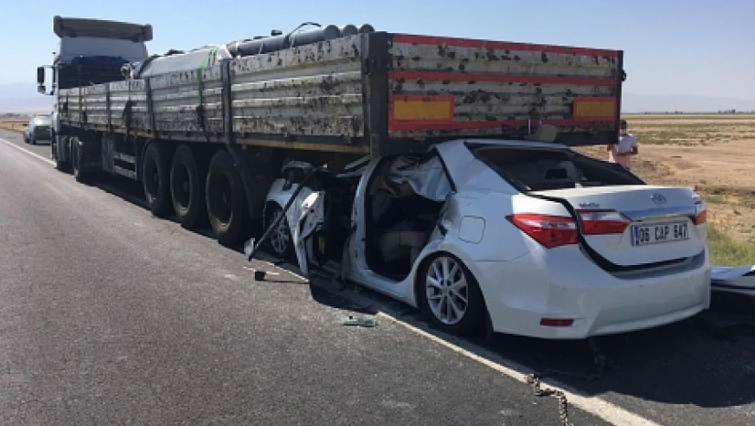 Konya'da otomobil ve tır çarpıştı: 1 ölü