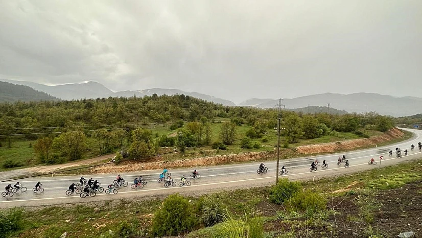 Konya'da yağmur altında pedal çevirdiler