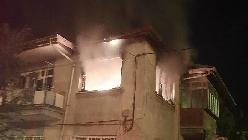 Konya'da yangın çıkan ev kullanılamaz hale geldi