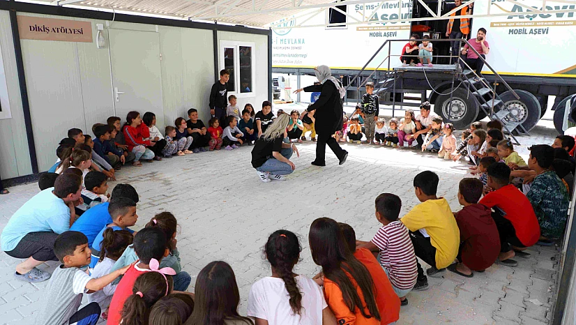 Konya Konteyner kentte Bayram öncesi çocuklar ve aileler unutulmadı