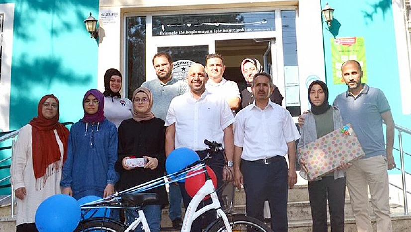 Mekpan, LGS' de başarılı öğrencileri ödüllendirdi