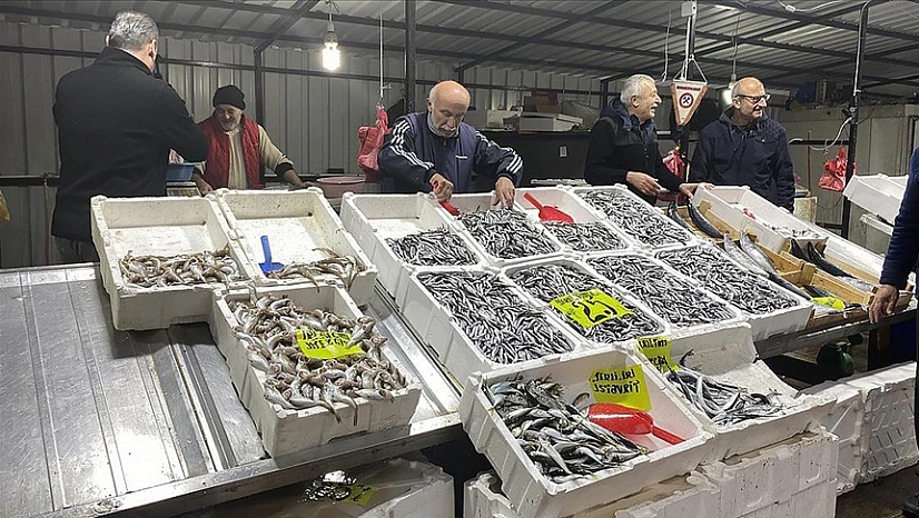 Sağanak ve fırtına balık fiyatlarını yükseltti