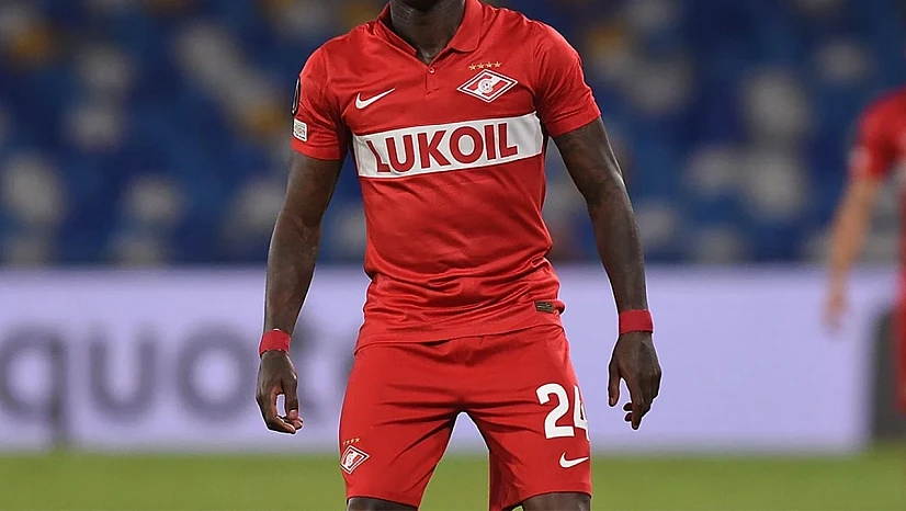 Ünlü futbolcu kuzenini bıçakladı! Hapis kararı çıktı