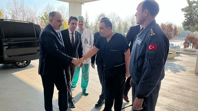 Vali Özkan düşen uçağın pilotunu ziyaret etti